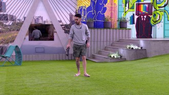 João Gabriel improvisa 'malabarismo' e empolga brothers