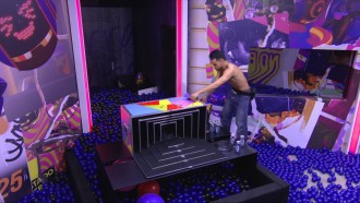 João Pedro abre último baú no quarto do Barrado do Baile