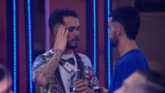 João Pedro diz que Eva se acha e dispara: 'Ela é nada'