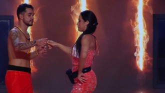 João Pedro e Eva dançam colados na Festa do BBB 25