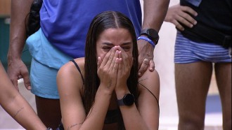 Key Alves chora ao assistir mensagem de Gustavo no BBB 23