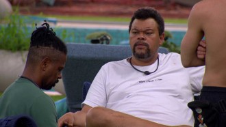 Leandro chora e recebe apoio de Babu Santana e Juliano Floss