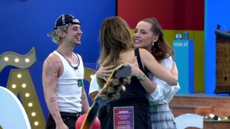 Letícia Colin visita casa do BBB 26 durante ação