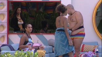 Linn da Quebrada sugere: ‘Vamos ser um pouco ruins?’