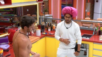 Lucas conversa com Luciano sobre sua opção de voto