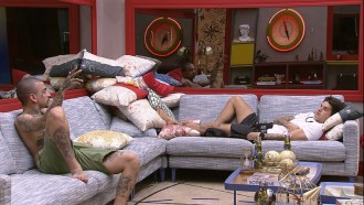 MC Guimê e Gabriel falam sobre voto em Domitila Barros