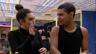 Naiara conta para Vinicius: 'Não tenho em quem votar'