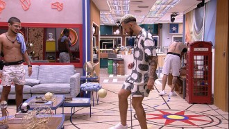 No 'after dos crias', Fred reclama após perder estalecas