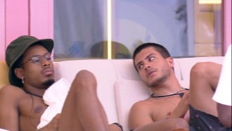 No BBB 22, Arthur Aguiar cogita dar fim ao revezamento da Xepa