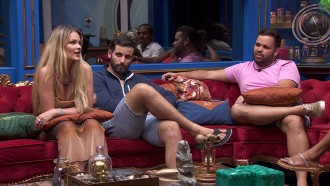 No BBB 24, Yasmin fala para Davi: 'Você é um pouco chato'