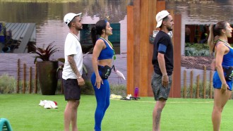 Participantes do BBB 25 dançam valsa no jardim da casa