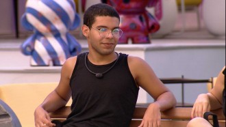 ‘Por pouca coisa já pode ser mal interpretado’, comenta Vinicius