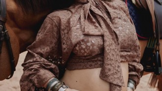 Grávida, Rafa Kalimann compartilha foto do barrigão: 'Uma longa espera'