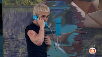 Marina Sena se diverte em quadro do Fanfic BBB com Juliano Floss: 'Gente, minha voz no Big Fone'