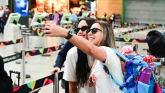 Renata e eva, do BBB 25, embarcam para Fortaleza