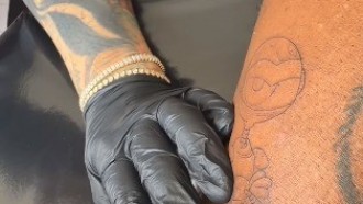 Rodriguinho faz tatuagem em homenagem ao BBB 24: 'Surpresa'