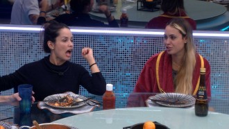 Sarah promete para Thaís: 'Sinta-se convidada para o cinema'