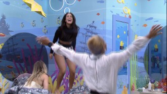 Sisters do Quarto Deserto comemoram permanência no BBB 23