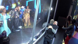 Tiago Leifert chora durante show de encerramento do BBB21