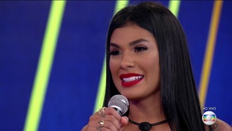 Tiago Leifert conversa com Pocah, 15ª eliminada do BBB21