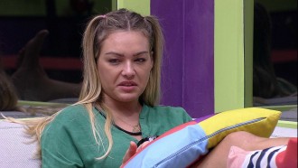 'Vota em mim', diz sister sobre Douglas Silva