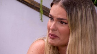 Yasmin chora após briga com Davi e faz pedido a participantes