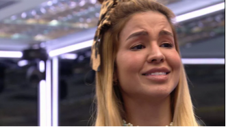 Kerline comenta: 'Não faço ideia de quem me deu cobra'