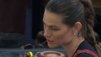 Em A Fazenda 13, Day arma estratégia e alerta Erasmo: 