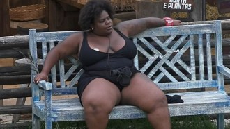 Jojo perde a linha durante brincadeira e irrita peões em A Fazenda 12