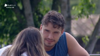 Lucas cobra Hari após peoa negar beijo: 'O que houve?'