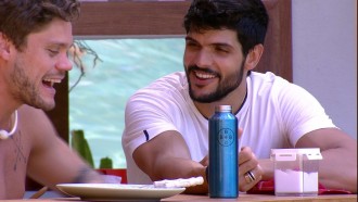 Lucas cogita homenagem para noiva: ''Pensei em fazer uma tatuagem''