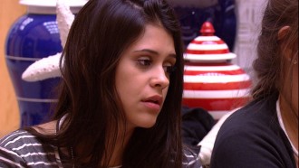 
Lucas troca placa de Planta de Kaysar para Ana Paula