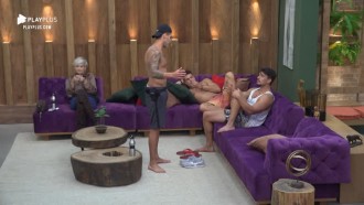 Netto e Lucas discutem por causa de boliche e clima esquenta