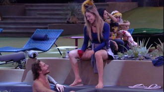 Paula diz a Alan: 'O mundo não gira ao seu redor não'