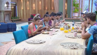 Peões elogiam almoço com pirão de carne de Thayse Teixeira