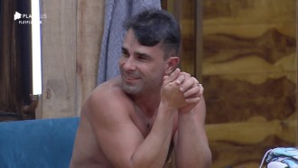 Peões não conseguem dormir com ronco de Rodrigo Phavanello