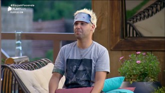 Peões recebem punição após Viny Vieira jogar água no galo