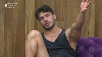 Peões recebem punição por causa de Lucas