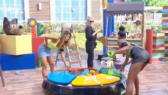 Peões relembram brincadeiras de criança em atividade