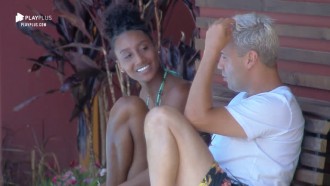 Sabrina e Viny relembram sucessos internacionais antigos