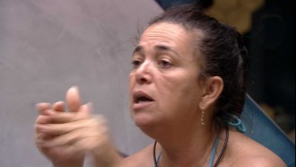 Tereza reclama do comportamento de Paula: 'Você me agrediu novamente'
