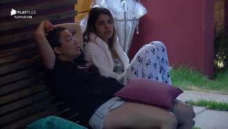 Thayse e Hari cogitam puxar Sabrina para a roça