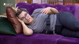 Thayse Teixeira reclama de desperdício de alimentos na cozinha