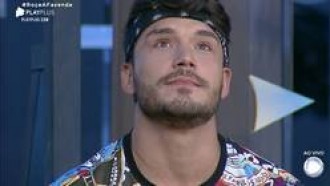 Veja como foi a reação de Lucas ao ser indicado para a Roça por Hari