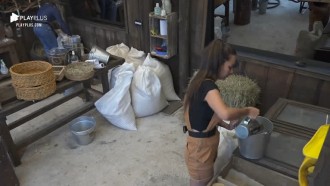 Peoas iniciam tarefas na sede - A Fazenda 12