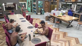 Peões almoçam na sede - A Fazenda 12