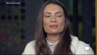 Stéfani Bays vota em Biel - A Fazenda 12