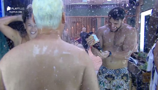 Após punição, peões tomam banho gelado e a gritaria na sede é geral