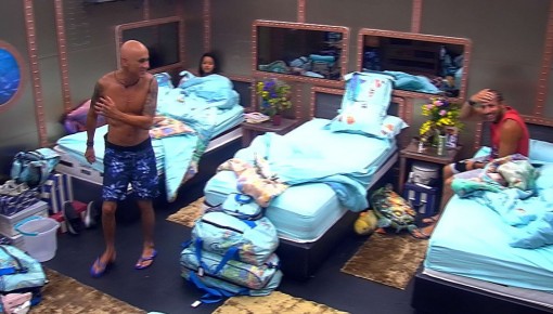 Ayrton chama Ana Clara: 'Coisa mais linda! Está acordada?'