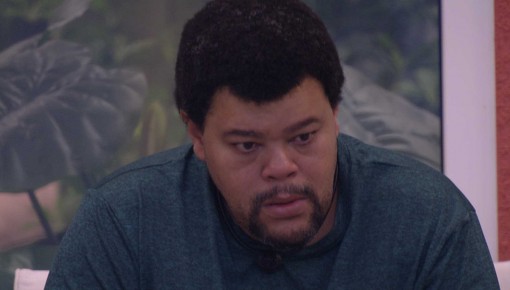 Sozinho, Babu se emociona: 'Tão, tão perto e tão distante'